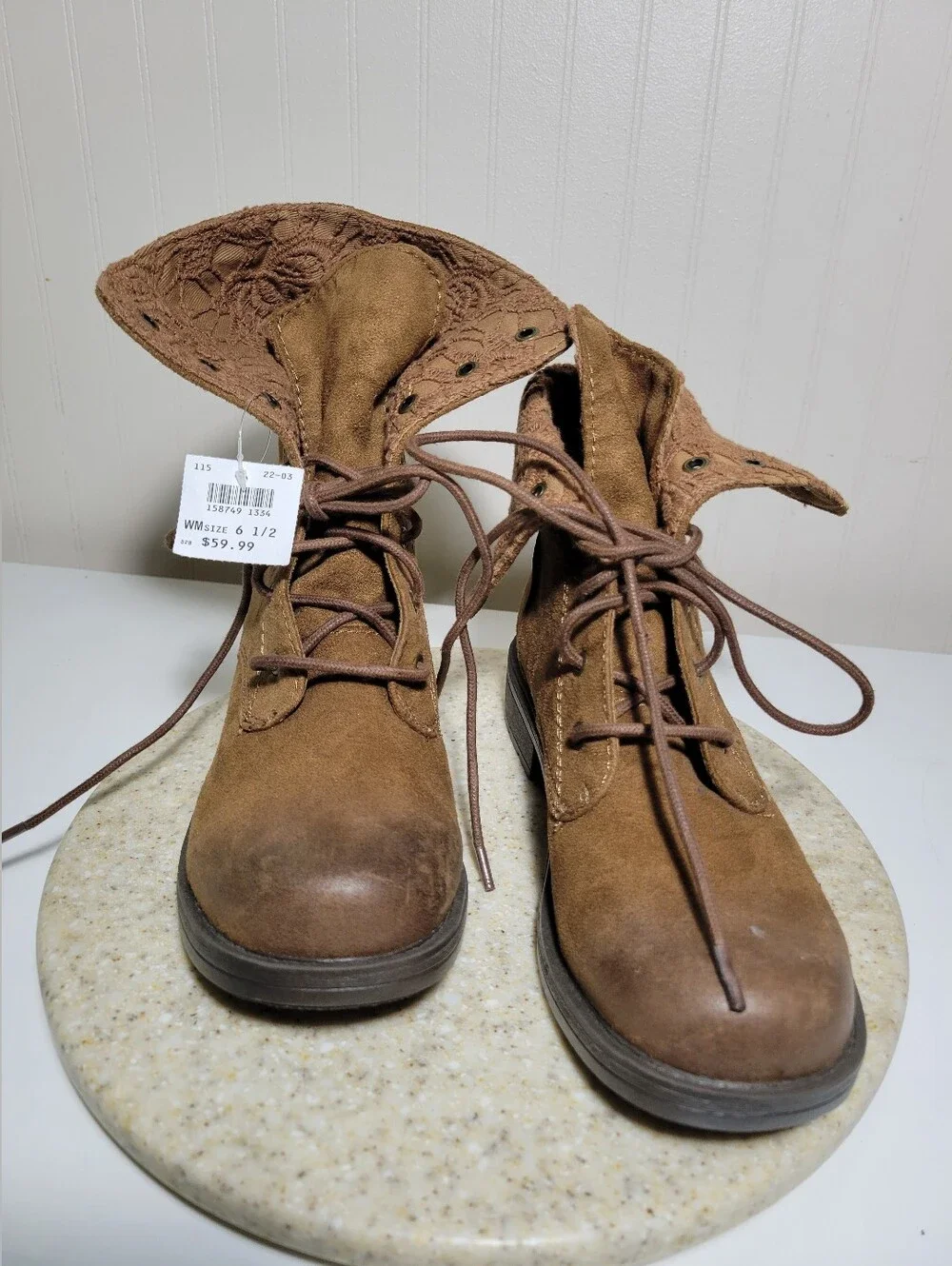 American Eagle Tan Crochet Cuff Lace-Up Combat Boots 6.5 NWT